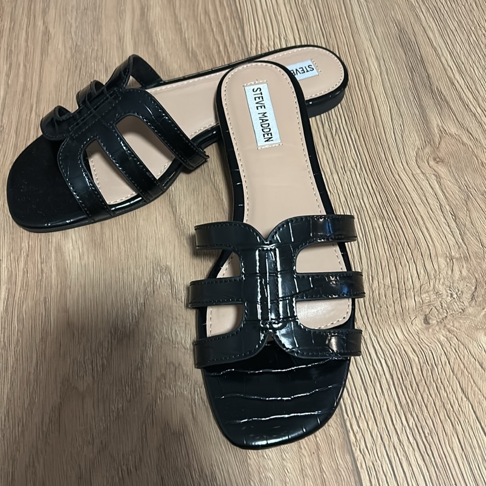 Black crocodile leather sandals